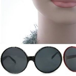 Kiss Accessories - SUPER OVERSIZE SUNGLASSES BLACK NEW Kiss Accessories - SUPER OVERSIZE SUNGLASSES BLACK NEW